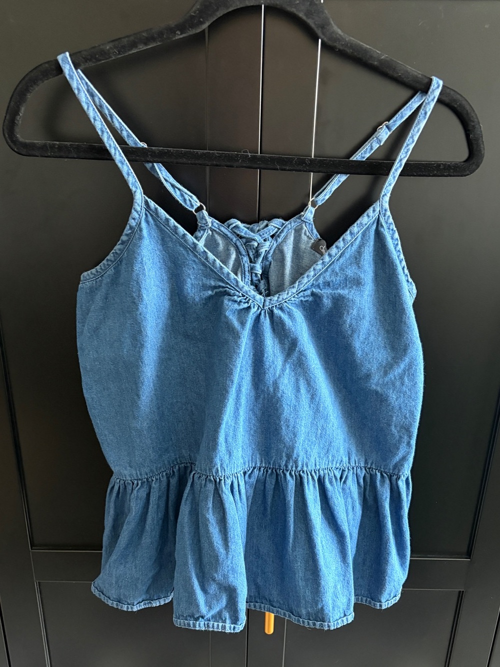 Derek Heart Denim Peplum Top L Large Chambray Tank Tie Back Ruffle Hem Adjustabl